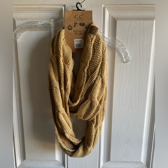 C.C Infinity Scarf - Picture 2 of 4
